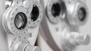 Eye test machine